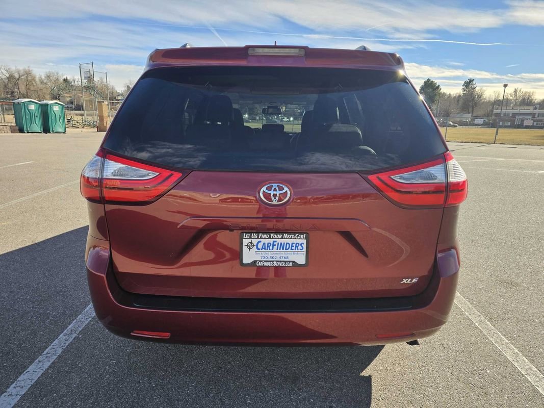 Used 2018 Toyota Sienna XLE FWD image 4