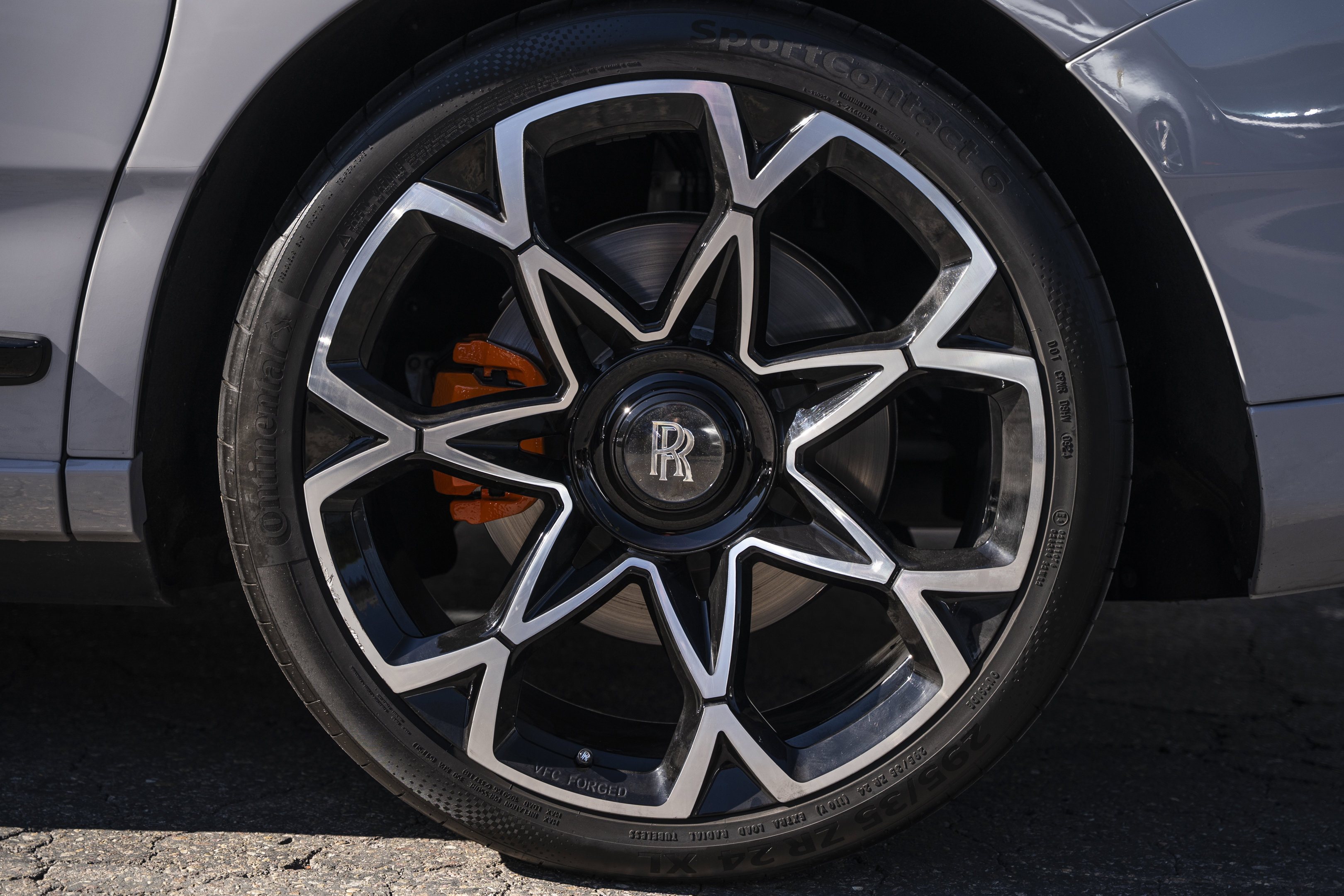 Used 2023 Rolls-Royce Cullinan Black Badge w/ Leather Finishing Pack image 23