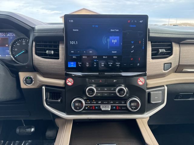 Used 2024 Ford Expedition Limited image 11