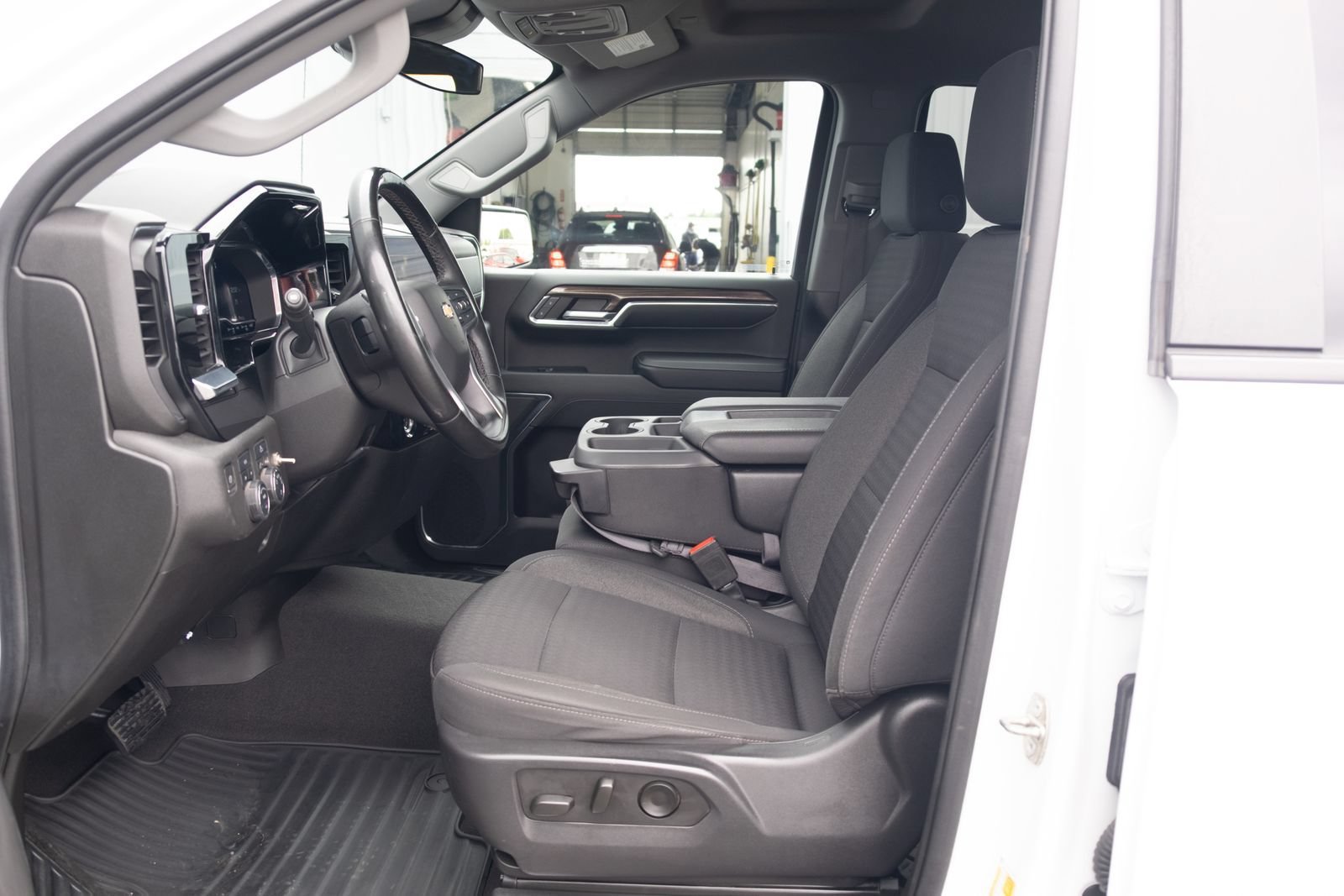 Used 2023 Chevrolet Silverado 1500 LT w/ Work Truck Package AWD/4WD image 11