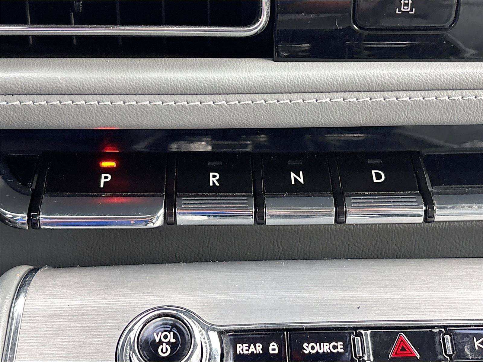 Used 2020 Lincoln Aviator Reserve w/ Equipment Group 202A image 18