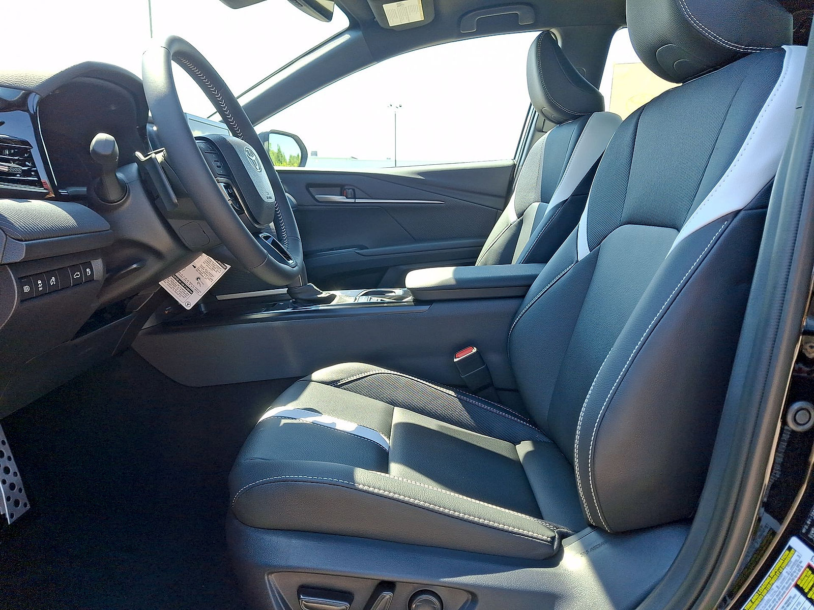 New 2026 Toyota Camry SE w/ Convenience Package FWD image 14