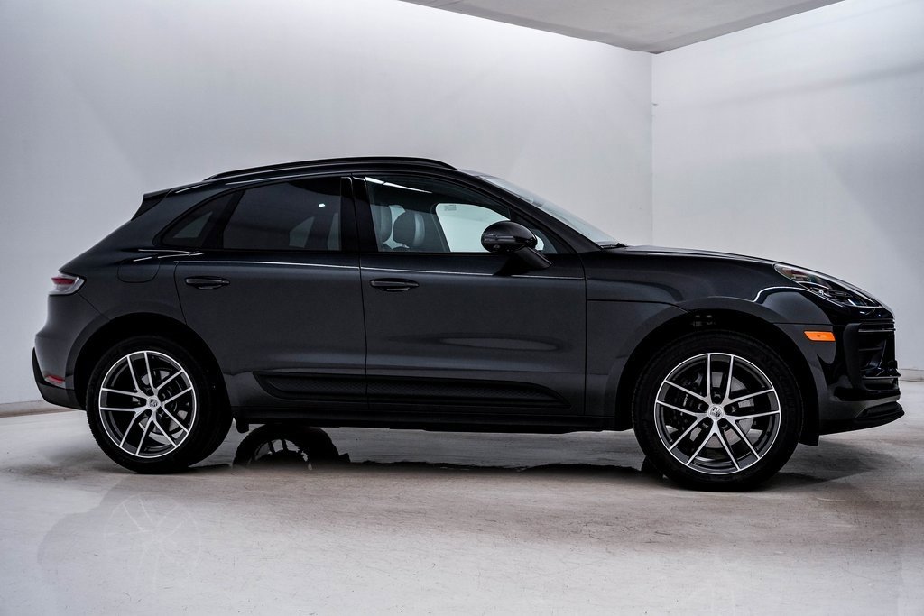 Certified 2025 Porsche Macan image 9