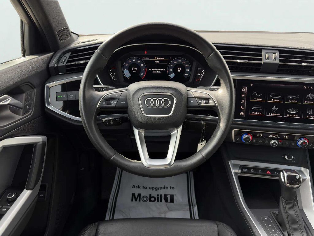 Used 2025 Audi Q3 2.0T Premium AWD/4WD image 24
