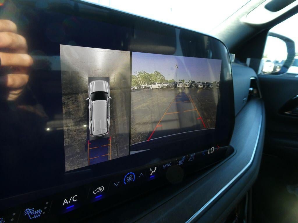 New 2026 Chevrolet Tahoe High Country AWD/4WD image 30