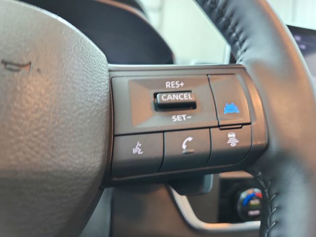 Used 2025 Nissan Rogue SV FWD image 24
