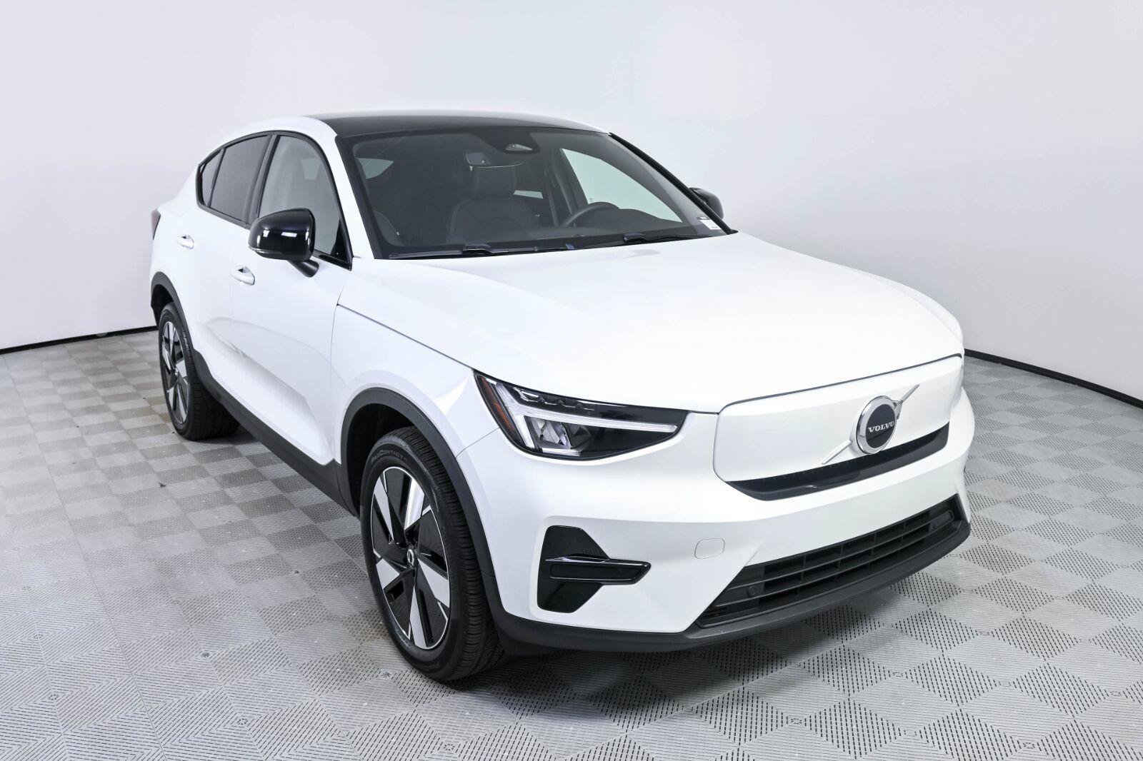 Certified 2024 Volvo C40 Recharge Core w/ Climate Package AWD/4WD image 25