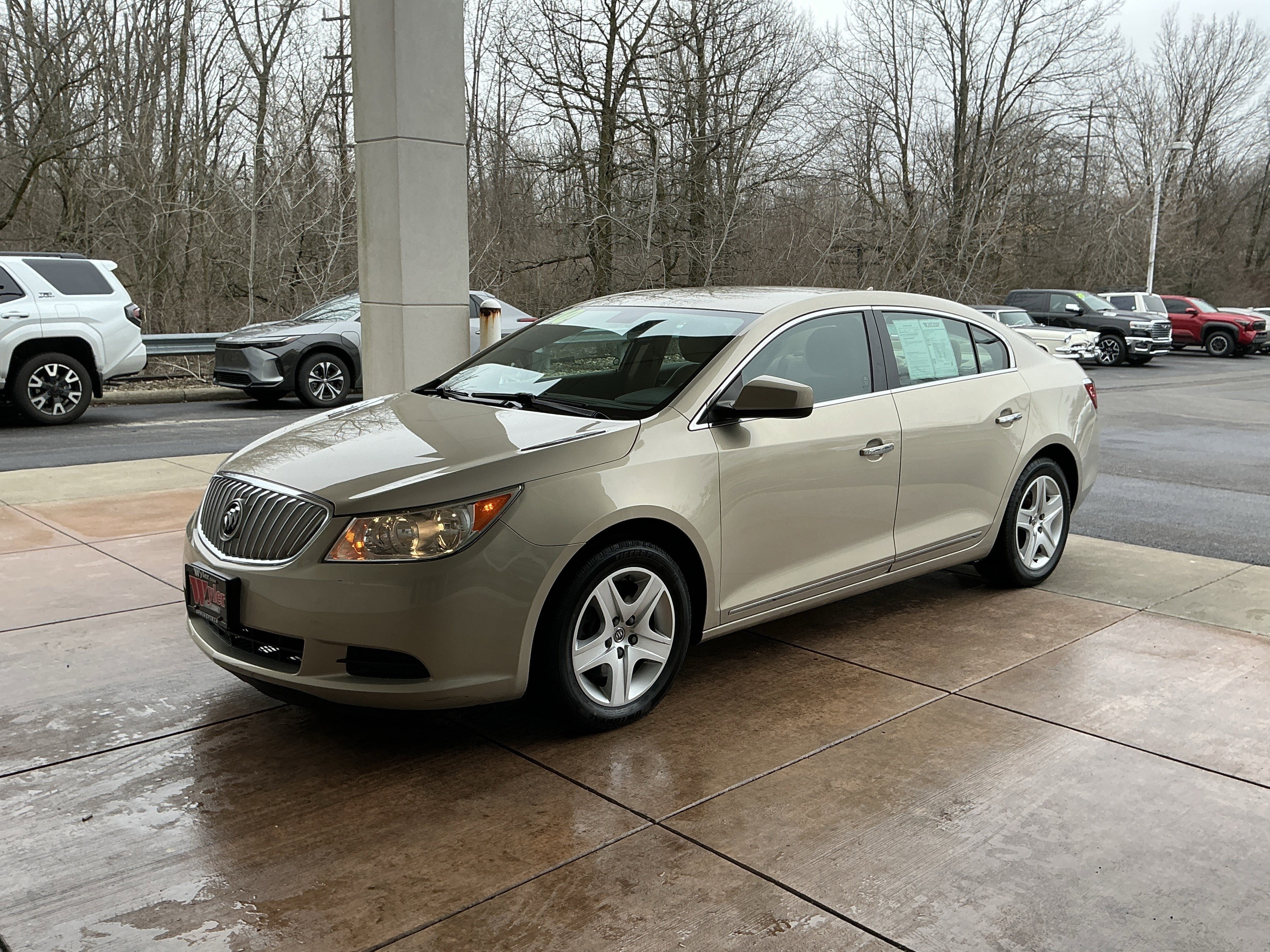 Used 2010 Buick LaCrosse CX image 3