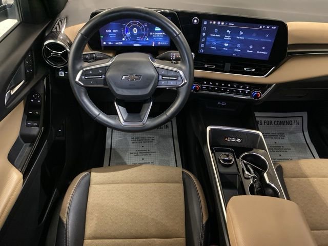 Used 2025 Chevrolet Equinox ACTIV w/ Safety and Technology Package image 2