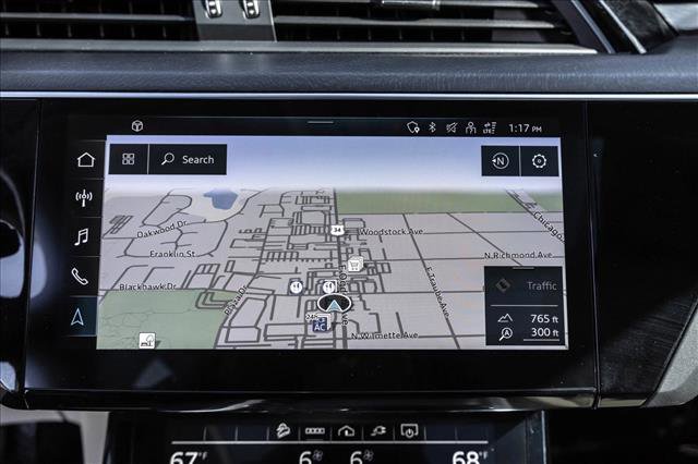 Used 2024 Audi Q8 e-tron Premium Plus w/ Premium Plus Package image 17