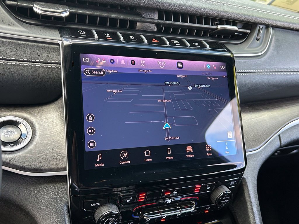 Certified 2025 Jeep Grand Cherokee Limited RWD image 23