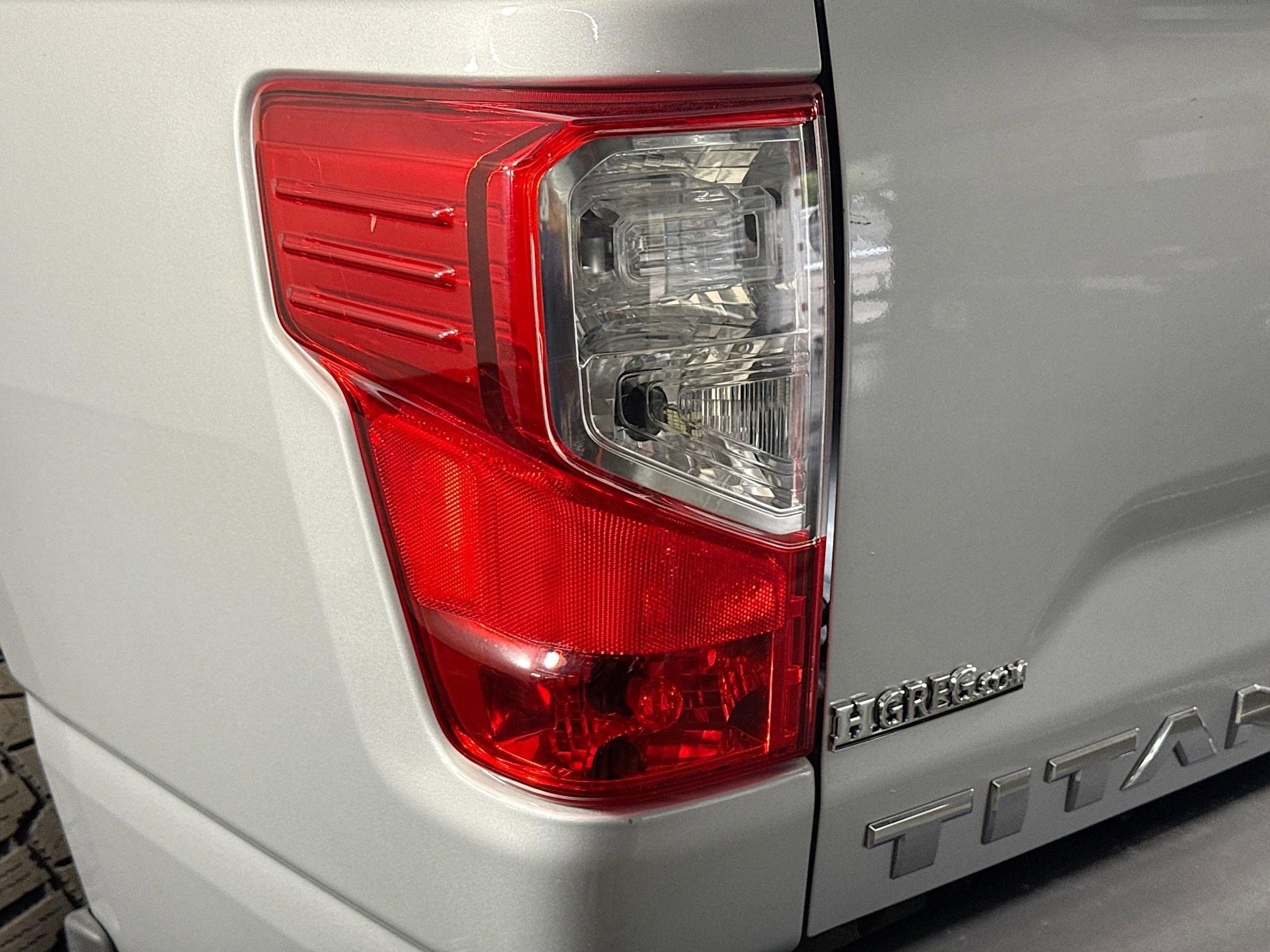 Used 2017 Nissan Titan SV AWD/4WD image 36