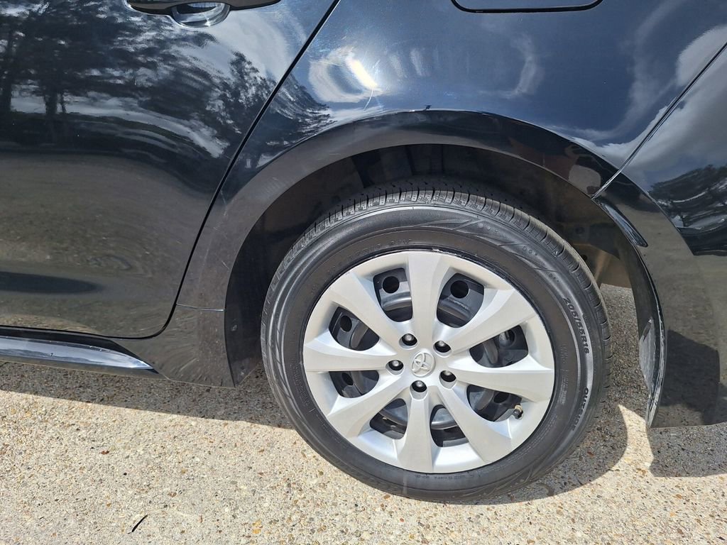 Used 2023 Toyota Corolla LE image 24