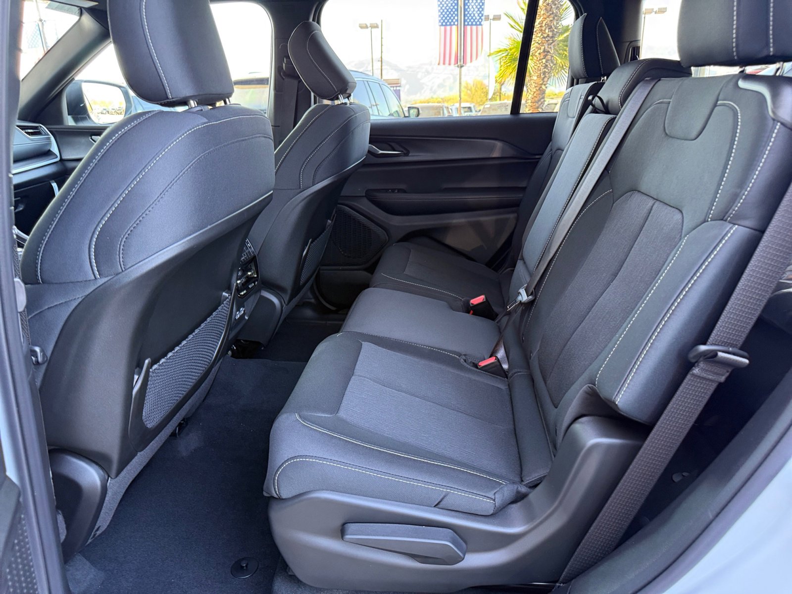 New 2025 Jeep Grand Cherokee L Laredo w/ Luxury Tech Group I image 21