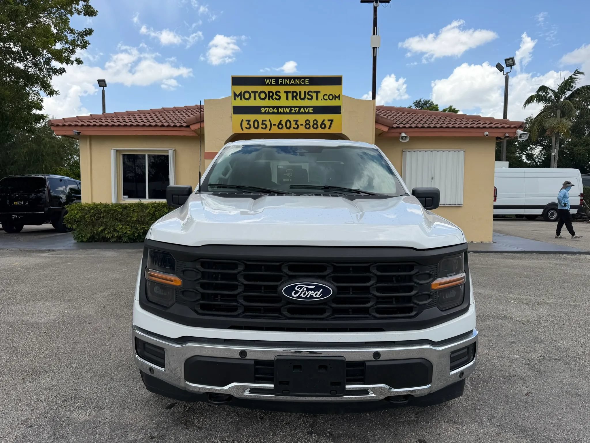 Used 2024 Ford F150 XL w/ Tow/Haul Package RWD image 9