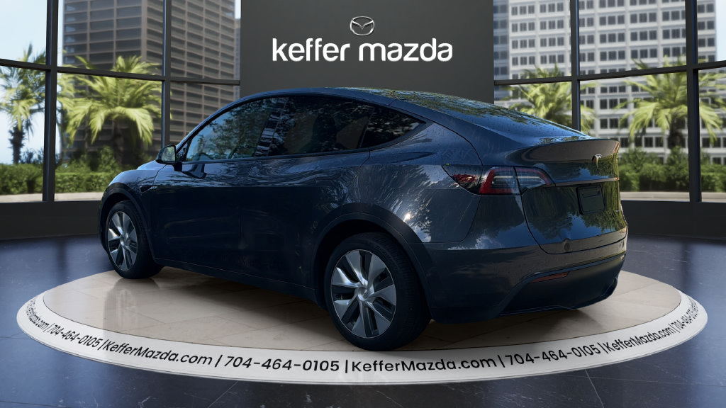 Used 2022 Tesla Model Y Long Range AWD/4WD image 5
