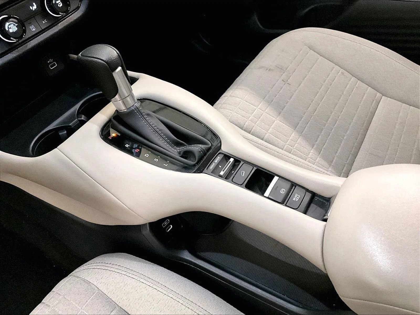 Used 2024 Honda HR-V LX image 16