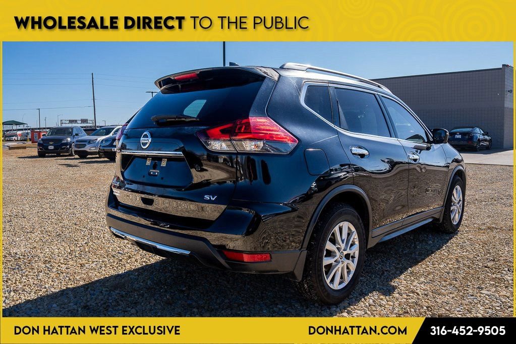 Used 2017 Nissan Rogue SV w/ SV Premium Package image 32