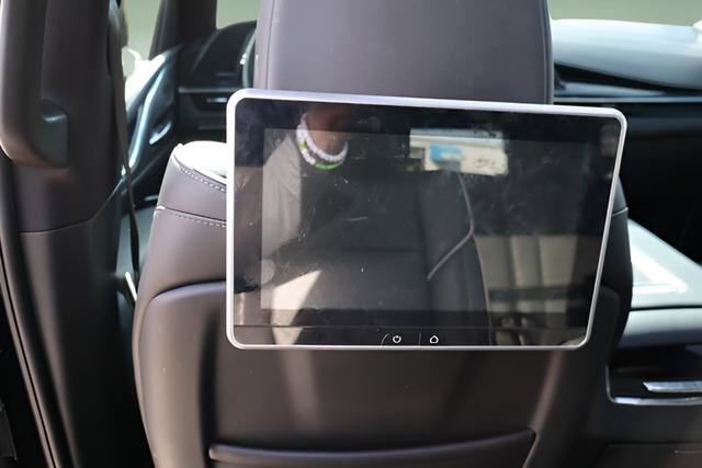 Used 2022 Cadillac Escalade ESV Sport w/ Touring Package image 15