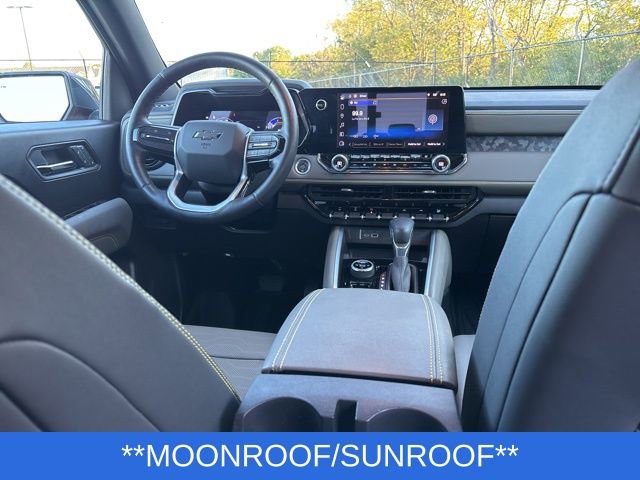 Used 2025 Chevrolet Colorado ZR2 w/ Technology Package image 11