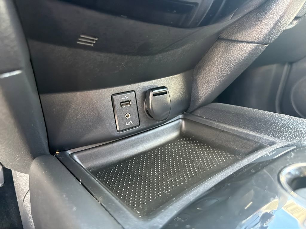Used 2015 Nissan Rogue S image 36
