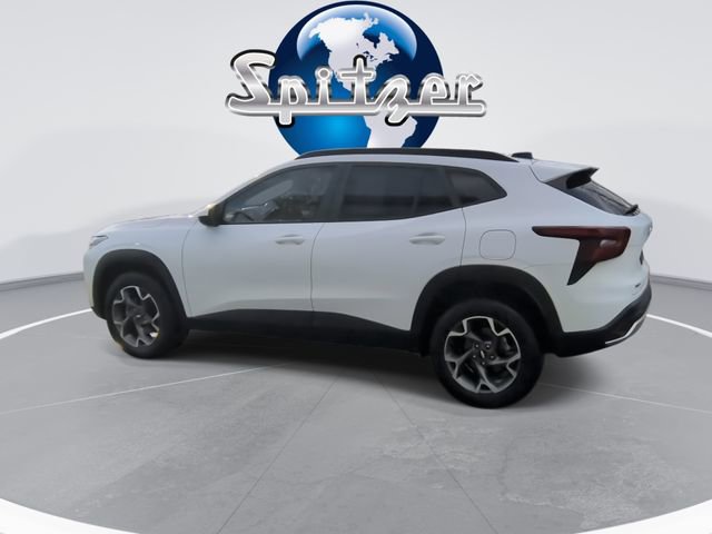 Used 2024 Chevrolet Trax LT w/ LT Convenience Package image 7