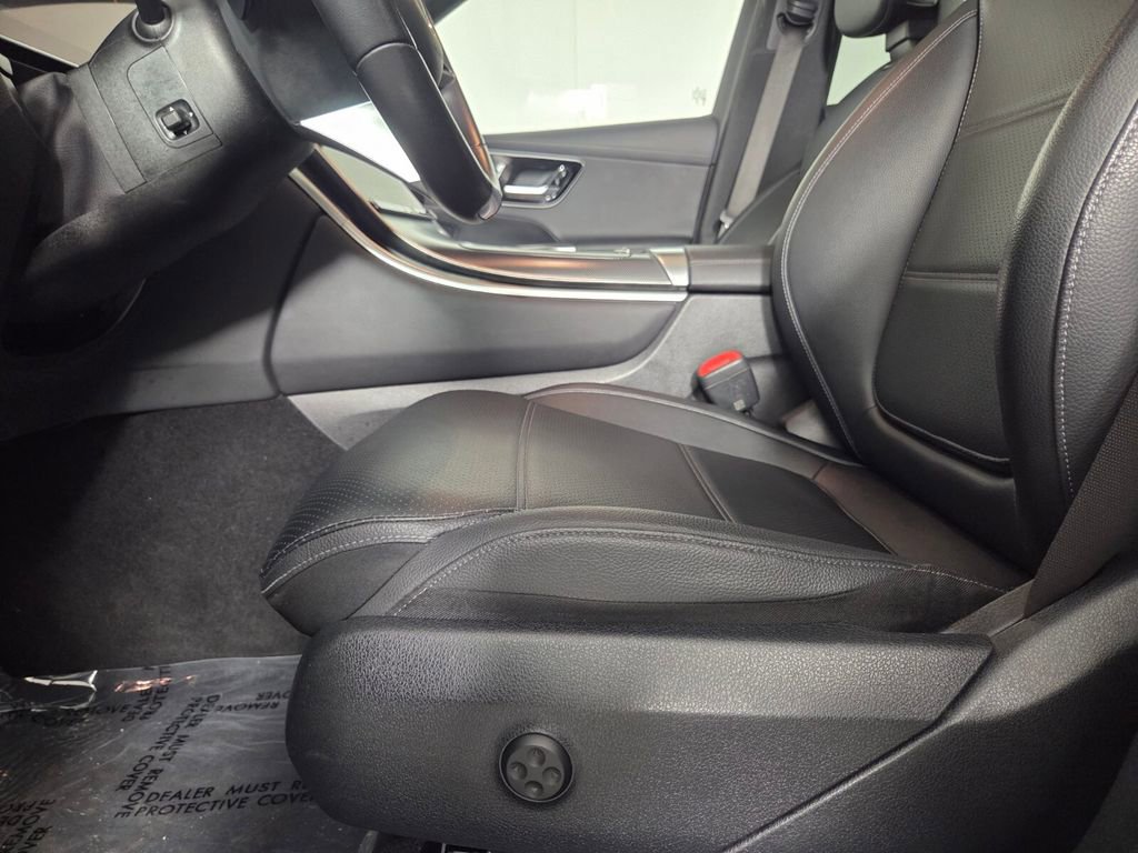 Used 2024 Mercedes-Benz GLC 300 image 13