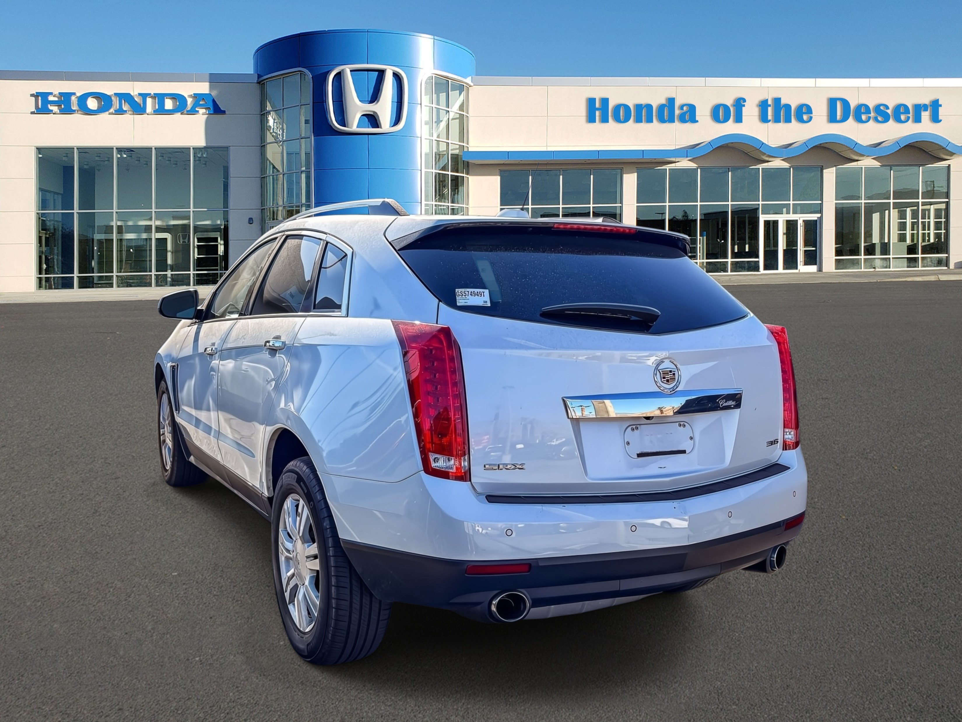 Used 2016 Cadillac SRX Luxury w/ Driver Awareness Package FWD image 5