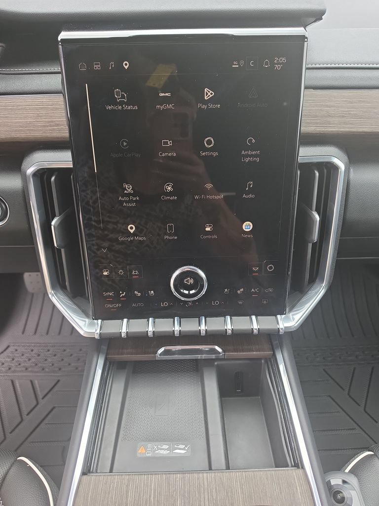 Certified 2025 GMC Acadia Denali w/ Super Cruise Package FWD image 31