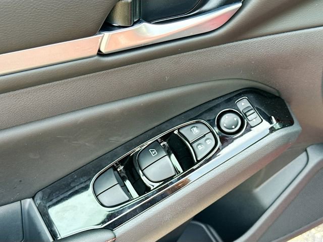 New 2025 Nissan Altima 2.5 SR image 15