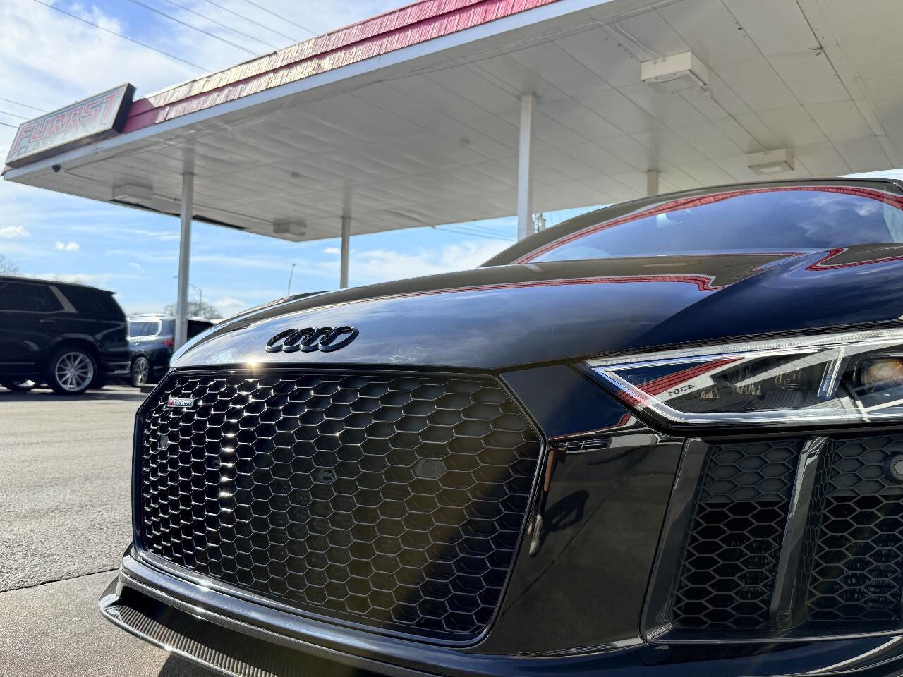 Used 2018 Audi R8 V10 w/ Black Optic Package image 16