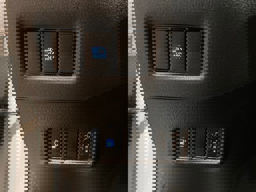 Used 2021 Toyota C-HR Nightshade image 13