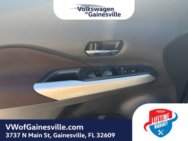 Used 2020 Nissan Kicks SR image 16