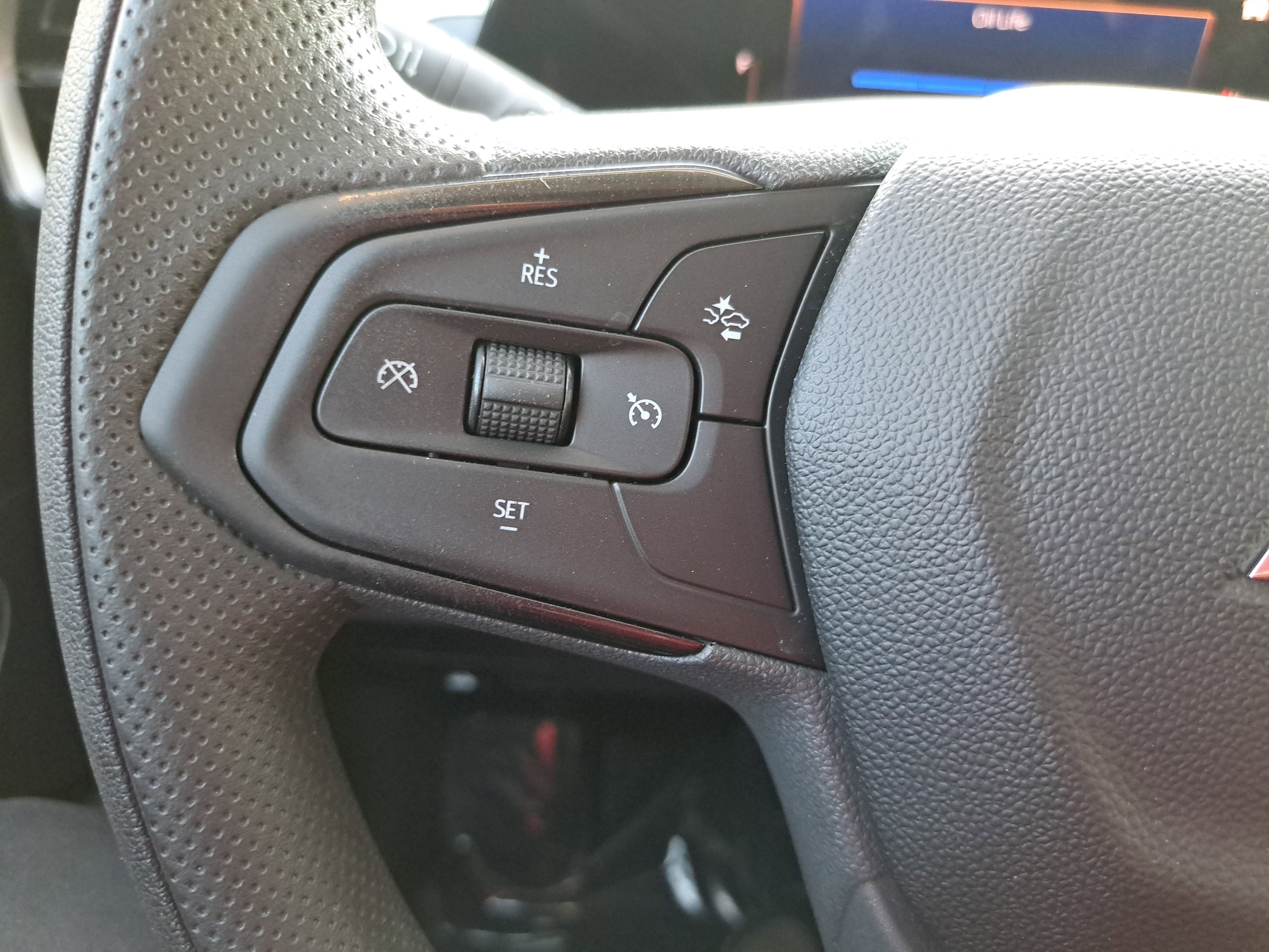 Used 2025 Chevrolet TrailBlazer LT AWD/4WD image 16