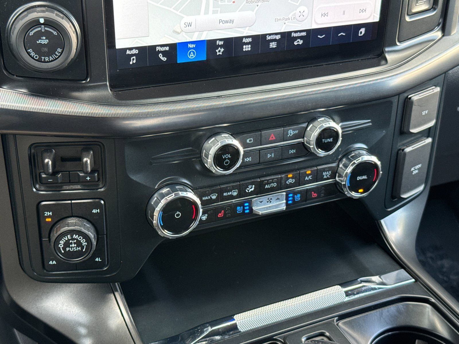 Used 2025 Ford F150 Lariat w/ Equipment Group 502A High image 24