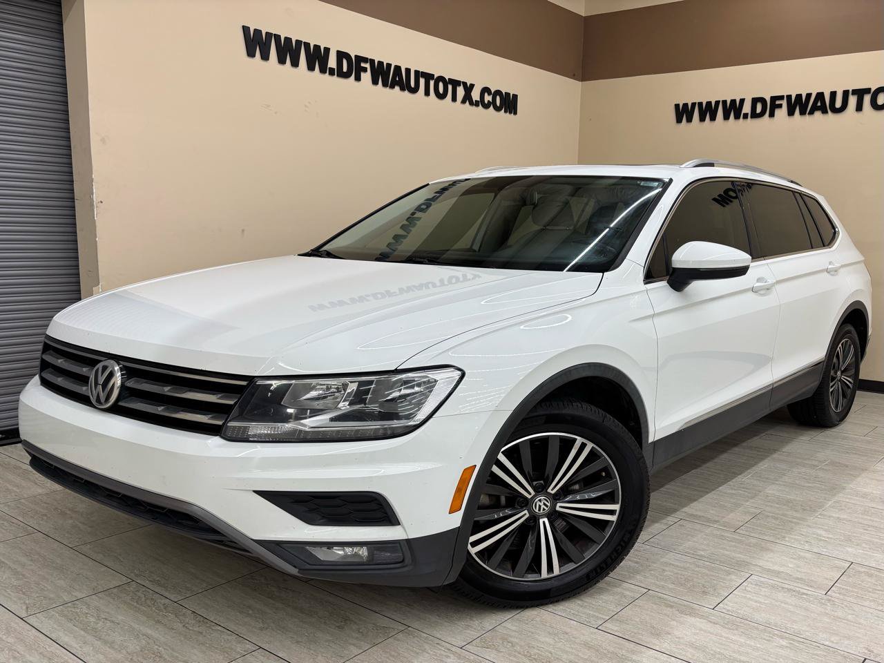 Used 2018 Volkswagen Tiguan SEL FWD image 1