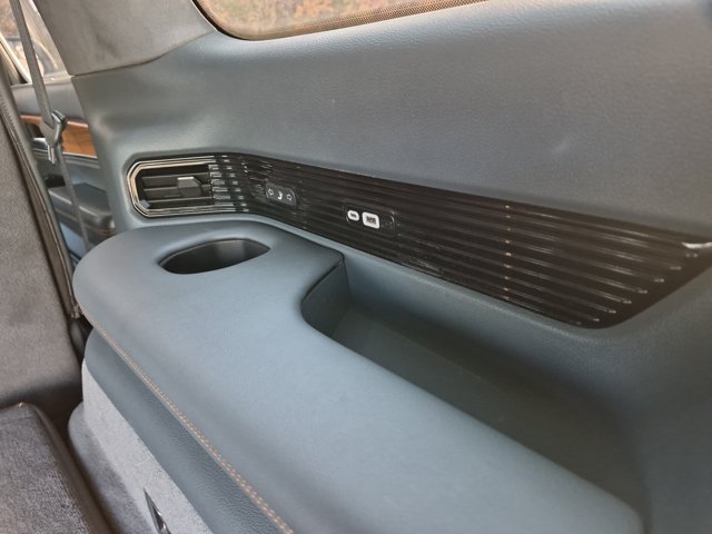 Used 2022 Jeep Grand Wagoneer Series III w/ Rear Seat Video Group 1 AWD/4WD image 39