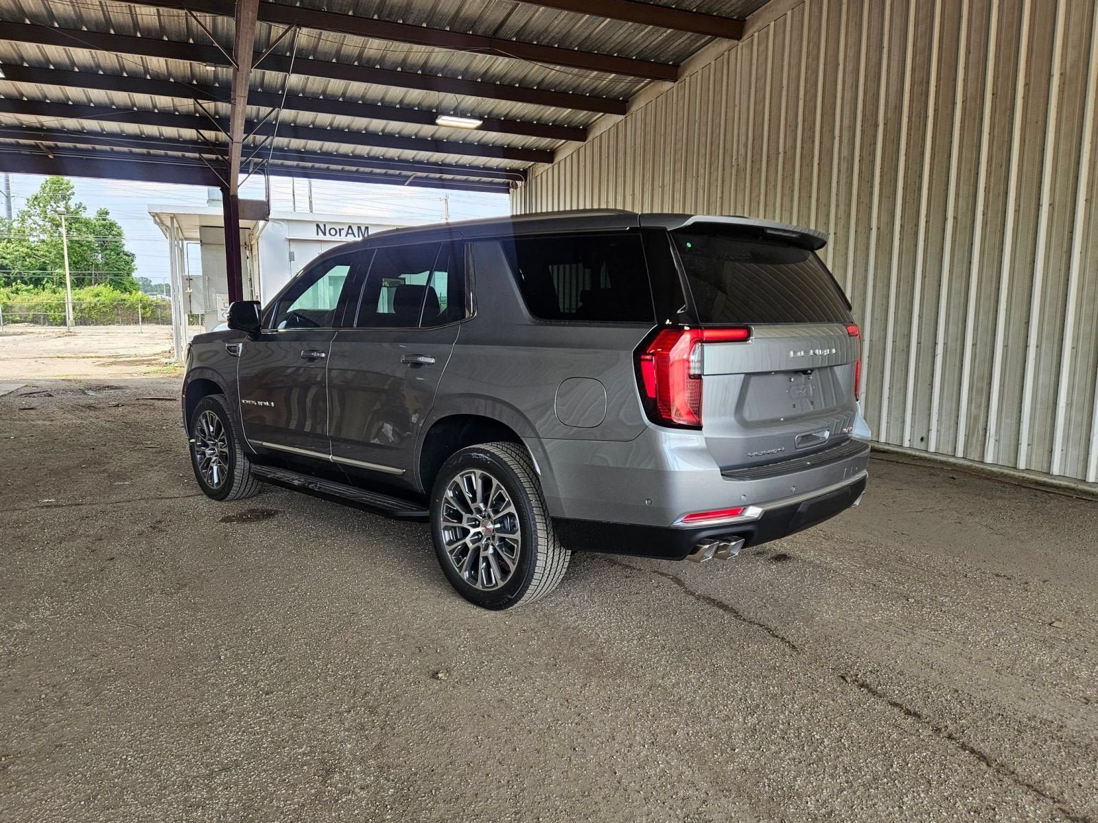 New 2026 GMC Yukon Denali AWD/4WD image 3