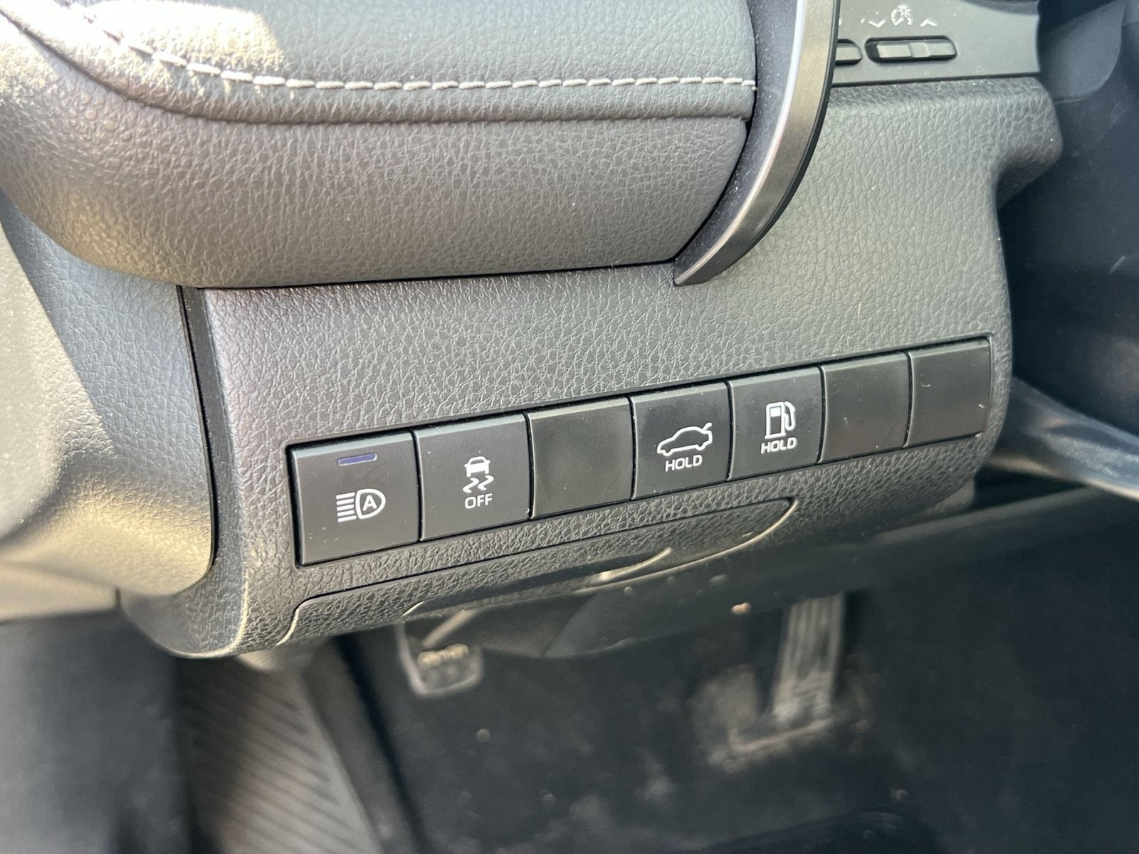 Used 2022 Toyota Camry SE FWD image 25