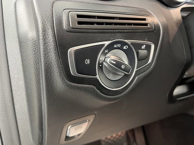 Used 2022 Mercedes-Benz GLC 300 image 31