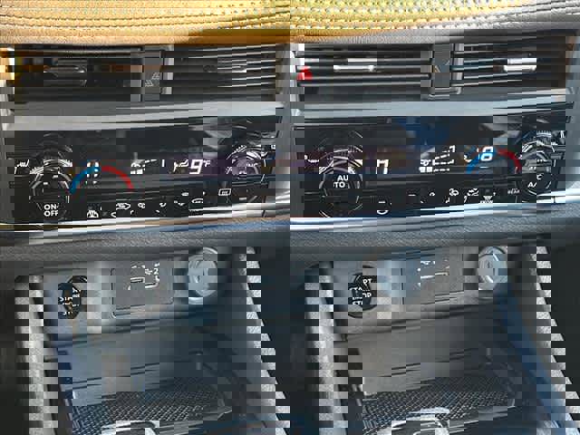 Used 2025 Nissan Rogue SV w/ SV Premium Package image 25