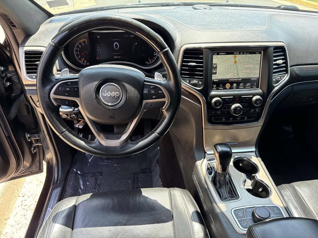 Used 2017 Jeep Grand Cherokee Overland AWD/4WD image 31