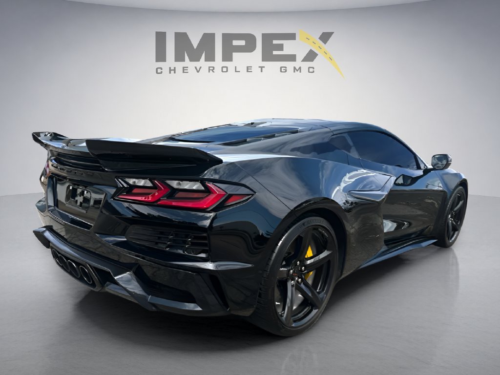 Used 2025 Chevrolet Corvette Z06 w/ Stealth Interior Trim Package RWD image 4