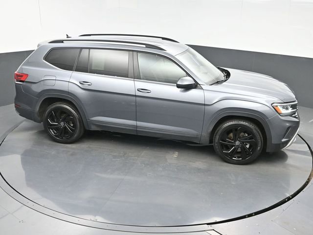 Used 2023 Volkswagen Atlas SE w/ Black Wheel Package image 34