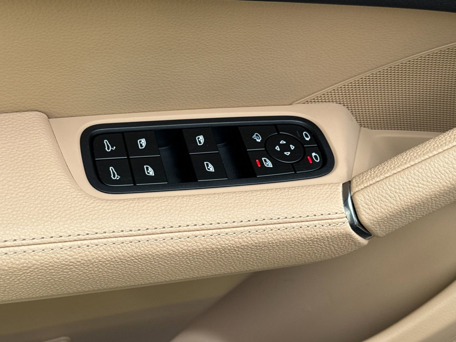 Certified 2023 Porsche Cayenne image 13