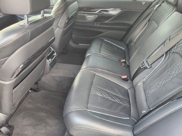 Used 2022 BMW 750i xDrive w/ M Sport Package AWD/4WD image 28