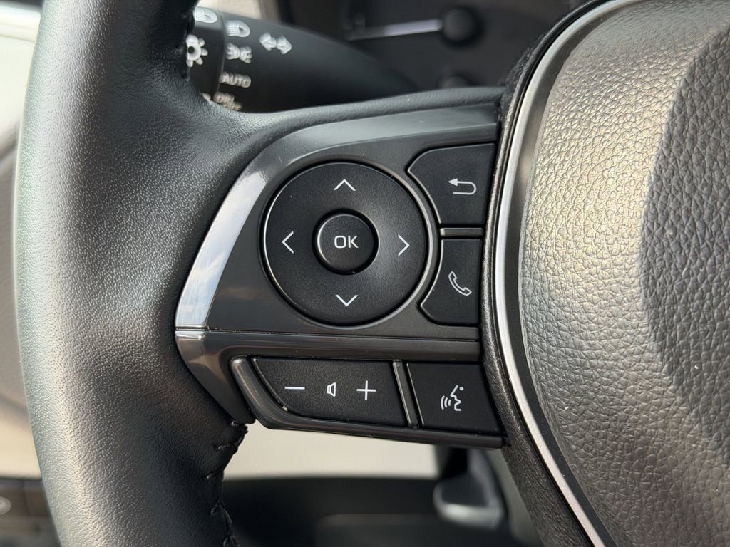 Used 2025 Toyota Corolla Cross LE w/ Moonroof Package FWD image 24