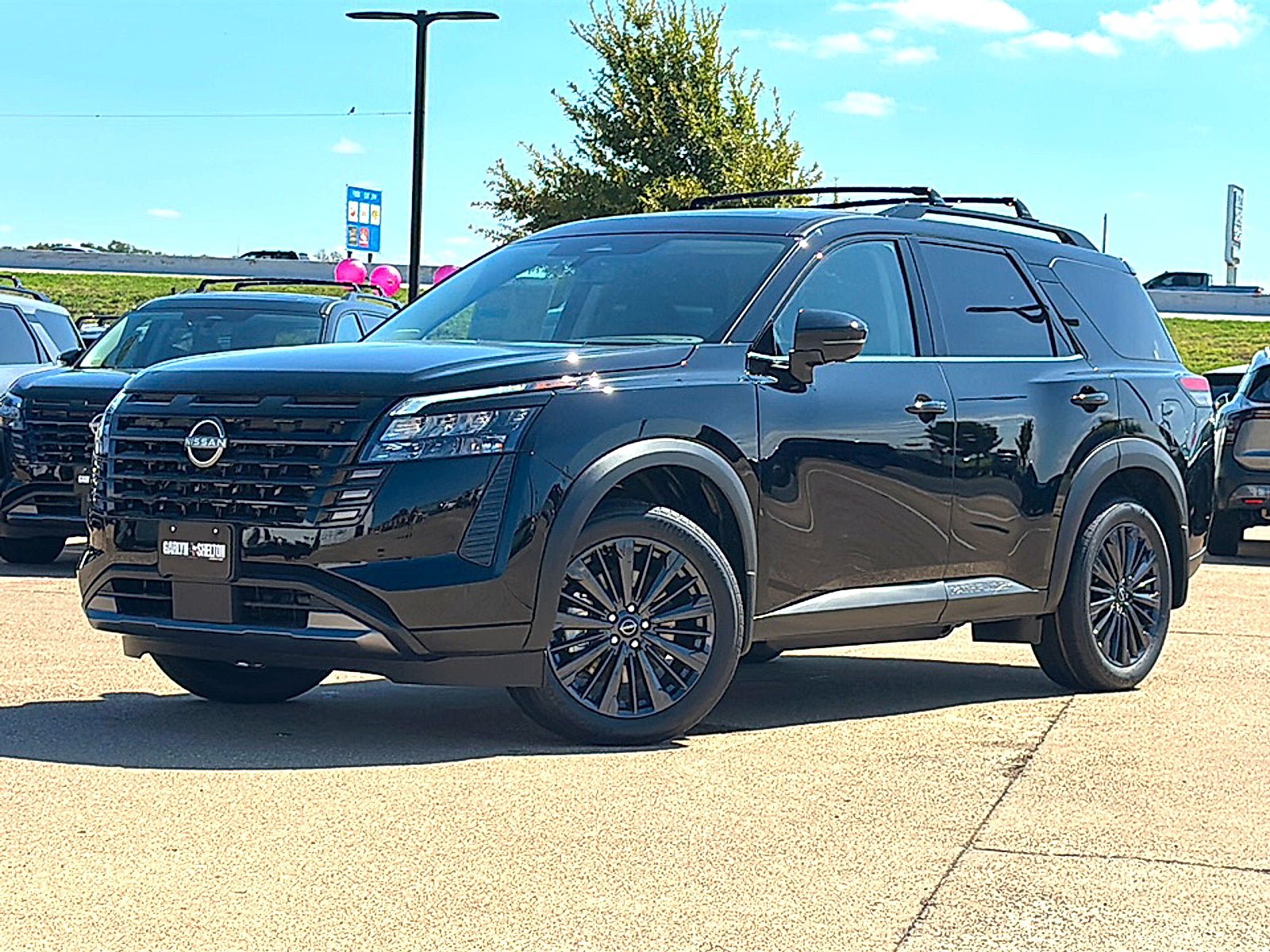 New 2026 Nissan Pathfinder SL w/ SL Premium Package FWD image 2