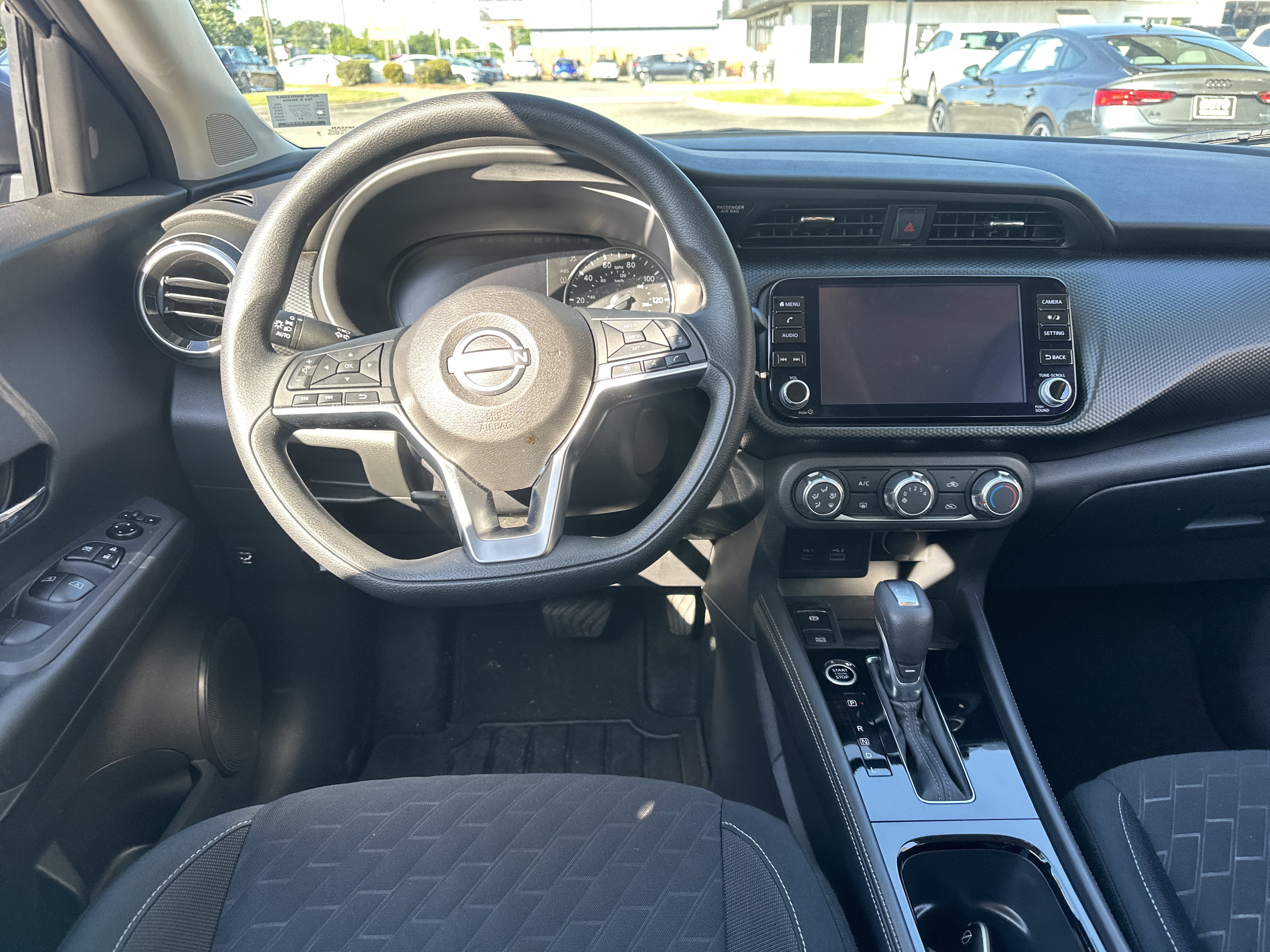 Used 2024 Nissan Kicks SV w/ Interior Electronics Package FWD image 15