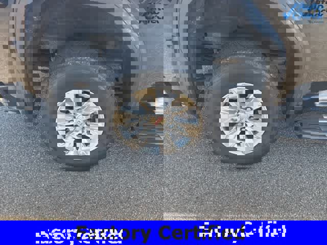 Certified 2022 GMC Sierra 1500 SLE w/ Preferred Package image 9